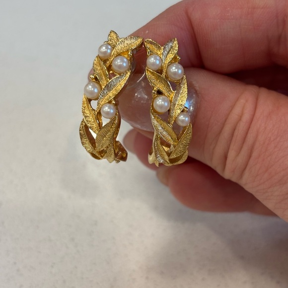 Vintage earrings gold plated Pearl and Leafs. - Picture 3 of 11